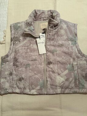 Juniors Size M Thread & Supply Soft Lavender Vest with Subtle Print